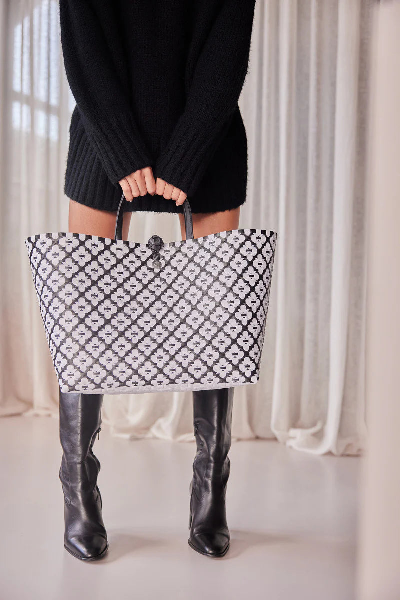 Handed By Motif Bag Shopper L black with white pattern